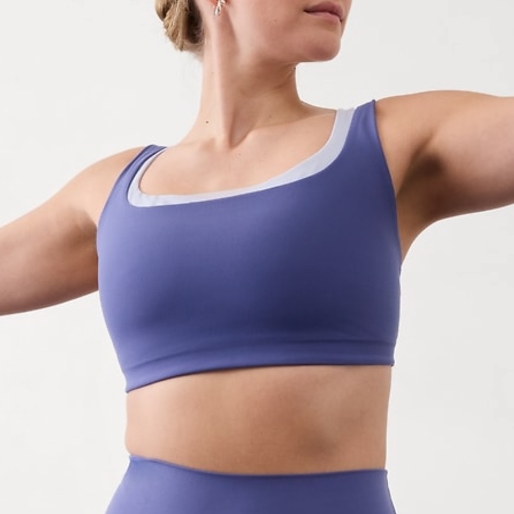 Athleta Double Up sports bra Never